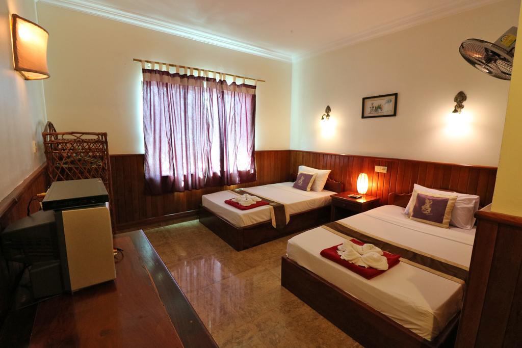 Firefly Guesthouse - The Berlin Angkor Сиемрип Экстерьер фото
