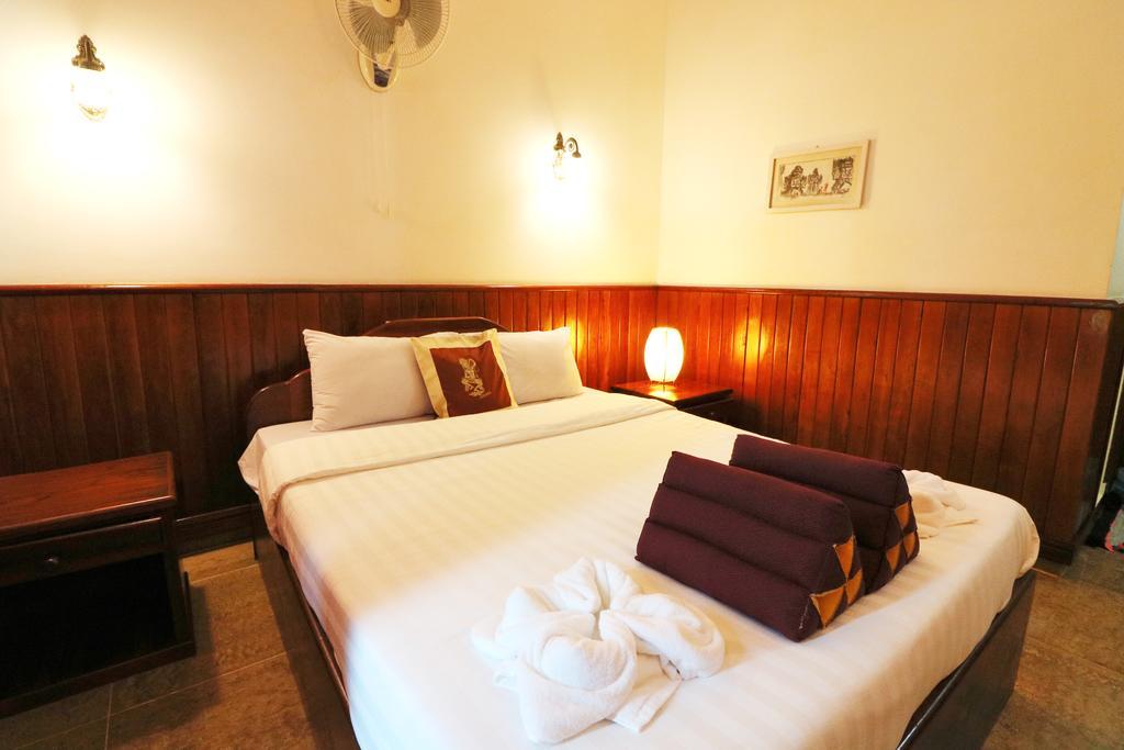 Firefly Guesthouse - The Berlin Angkor Сиемрип Экстерьер фото