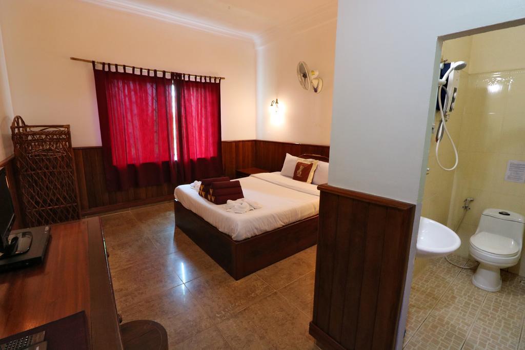 Firefly Guesthouse - The Berlin Angkor Сиемрип Экстерьер фото
