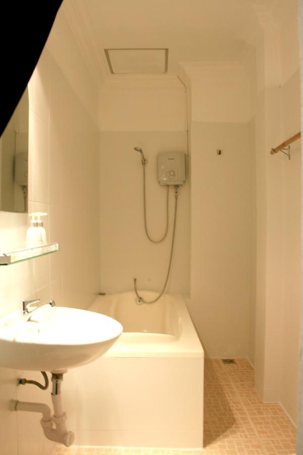 Firefly Guesthouse - The Berlin Angkor Сиемрип Экстерьер фото