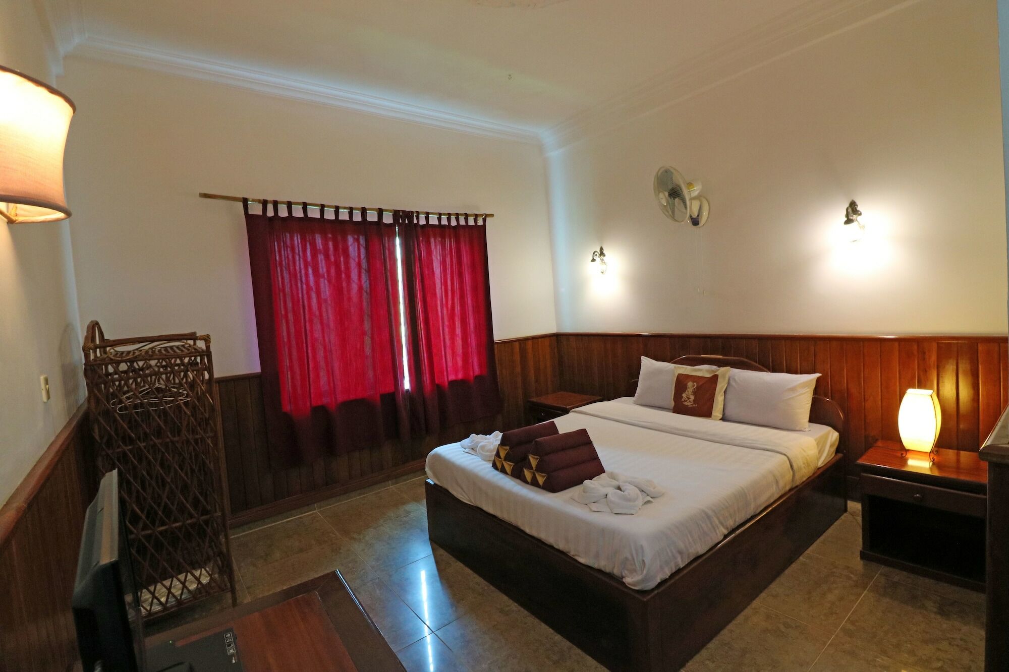 Firefly Guesthouse - The Berlin Angkor Сиемрип Экстерьер фото